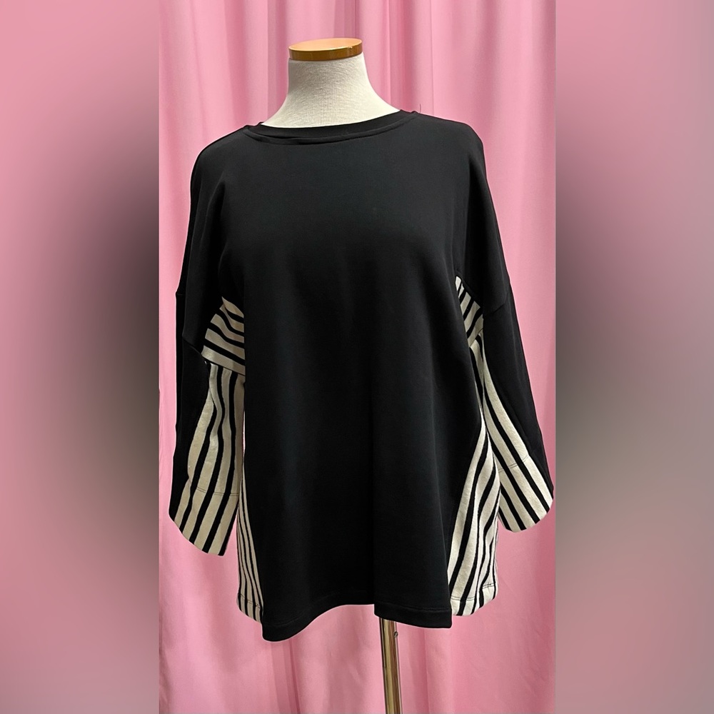 Urban by Alembika black top with white stripes